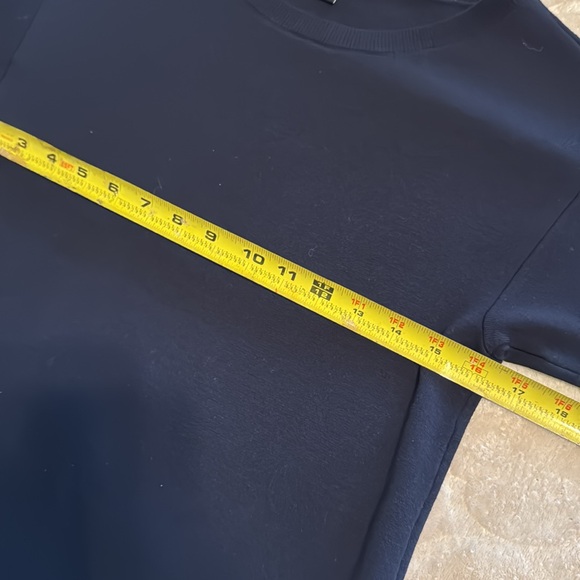 EUC NAVY KNIT TOP - Picture 5 of 8